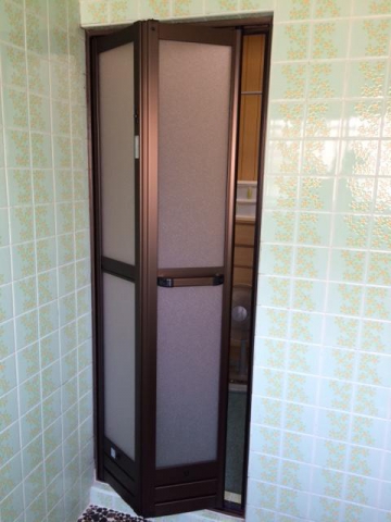 【桜井外山店】浴室折戸　リフォーム　ドアから折戸にー！
